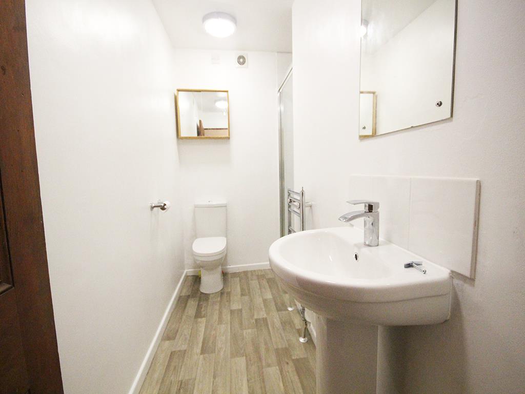 2 bedroom mid terrace house To Let in Barnoldswick - IMG_5577.jpg